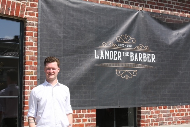 thumbnail-Lander The Barber