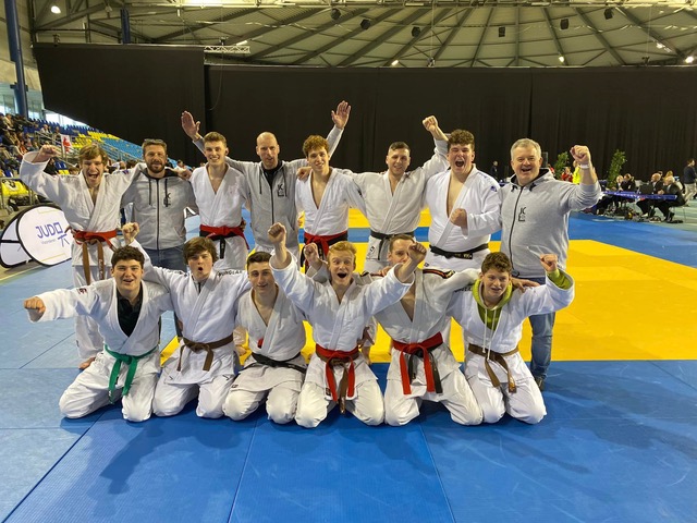 thumbnail-Lichtervelde 2 herenploeg kampioen judo Vlaamse interclubcompetitie
