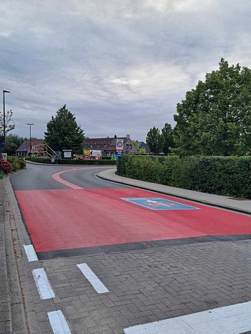 thumbnail-Fietszone uitgerold aan basisschool Driekoningen