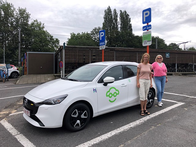 thumbnail-Nieuwe deelwagen voor Torhout aan het station