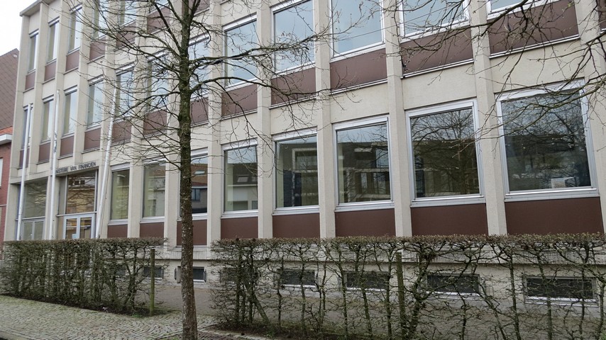 thumbnail-GROEN Torhout voor aankoop maar tegen sloop voormalig financiën-gebouw