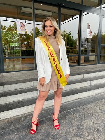 thumbnail-Sjoukje Degraeve kandidate Miss West-Vlaanderen